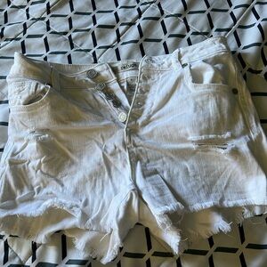 Sz 0 white refuge shorts